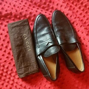 Authentic gucci shoe